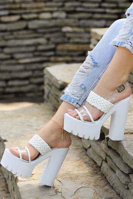 Mimize Beyaz Şeffaf Bantlı Platform Ayakkabı